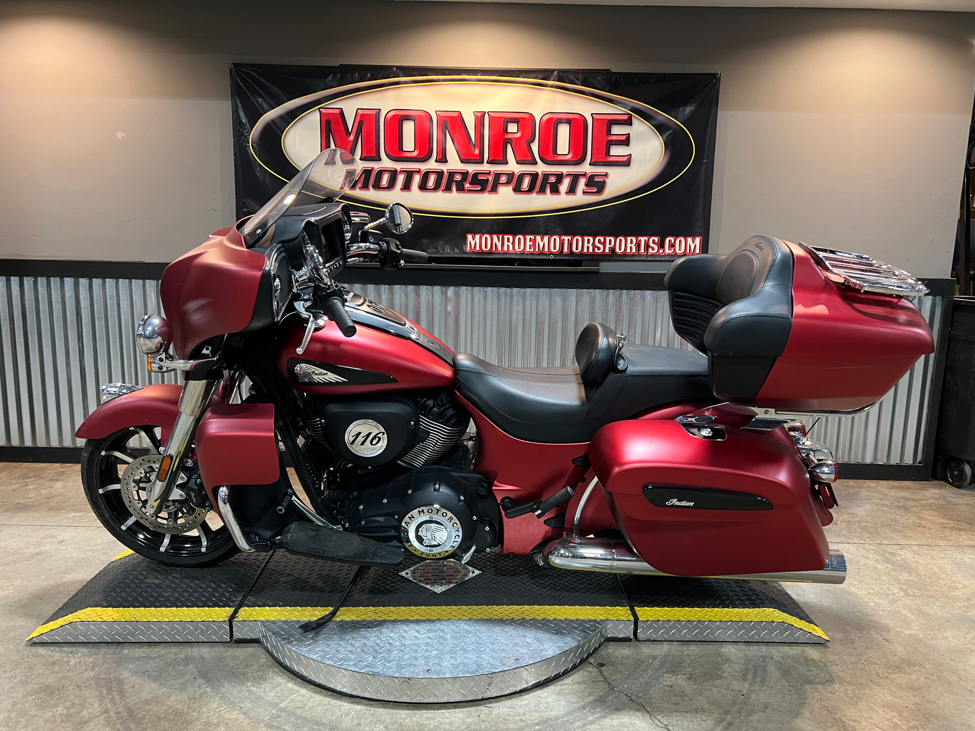 2020 Indian Motorcycle Roadmaster® Dark Horse® in Monroe, Michigan - Photo 5