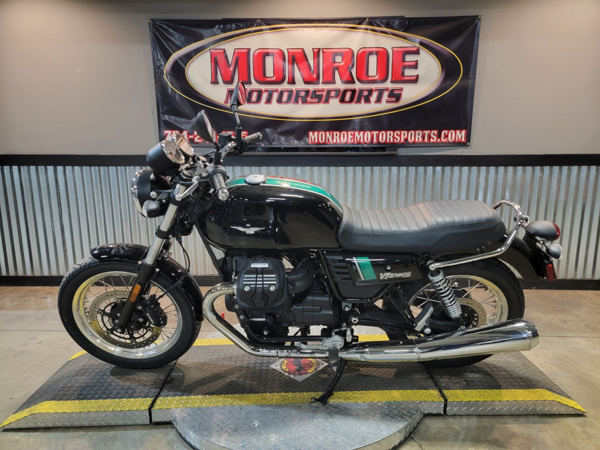 2017 Moto Guzzi V7 III Special ABS in Monroe, Michigan - Photo 1
