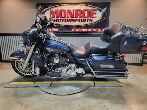 2009 Harley-Davidson Ultra Classic® Electra Glide® in Monroe, Michigan - Photo 2