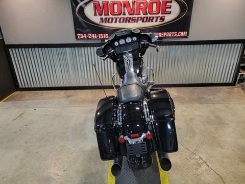 2017 Harley-Davidson Street Glide® in Monroe, Michigan - Photo 2