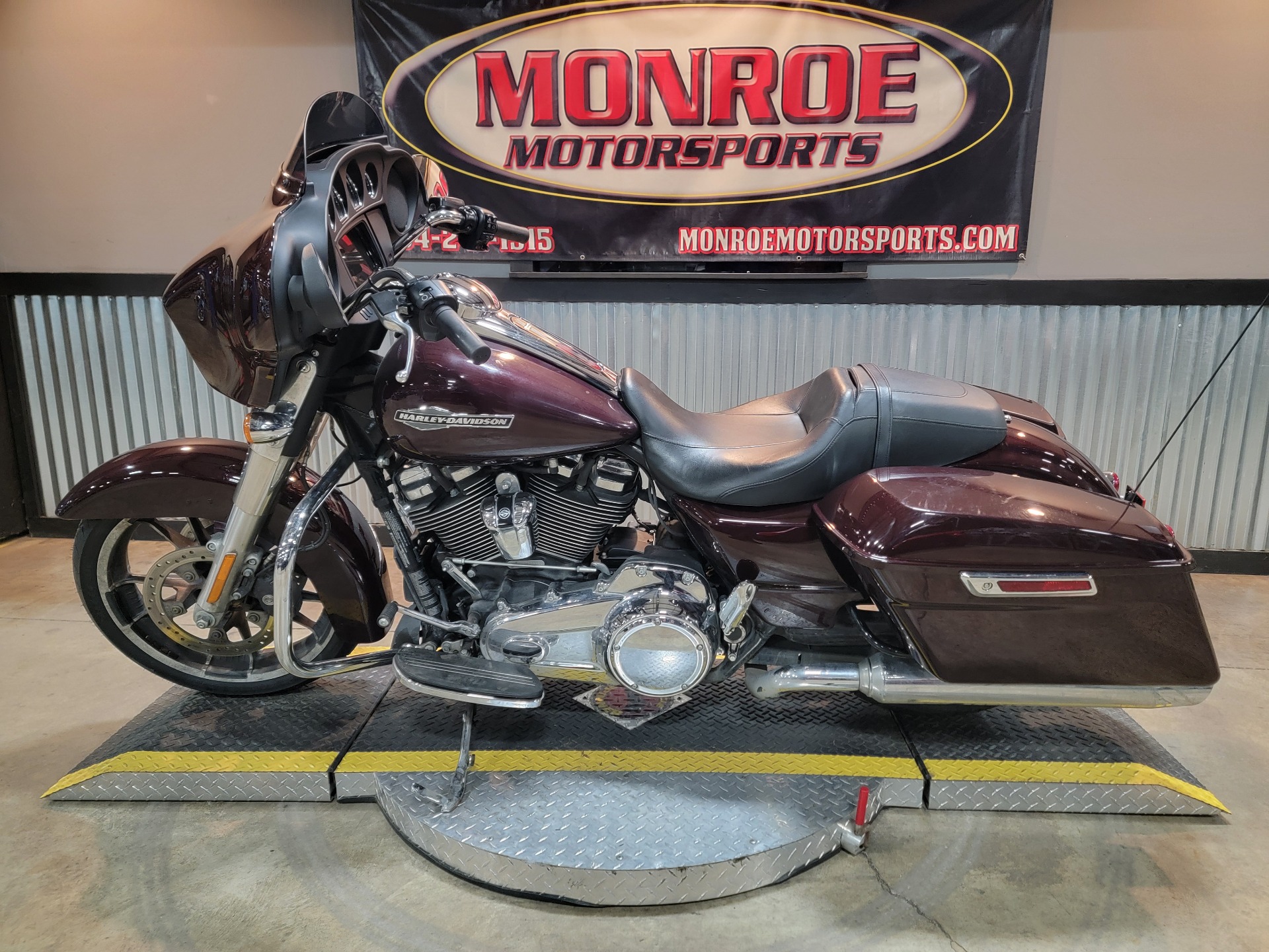 2022 Harley-Davidson Street Glide® in Monroe, Michigan - Photo 1