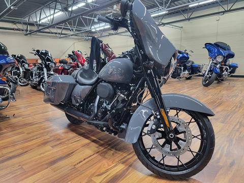2022 Harley-Davidson Street Glide® Special in Monroe, Michigan - Photo 1