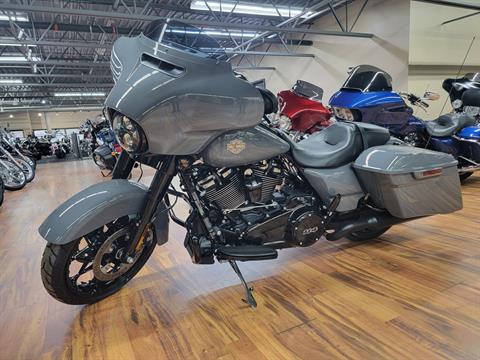 2022 Harley-Davidson Street Glide® Special in Monroe, Michigan - Photo 2