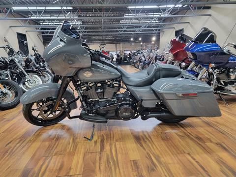 2022 Harley-Davidson Street Glide® Special in Monroe, Michigan - Photo 11
