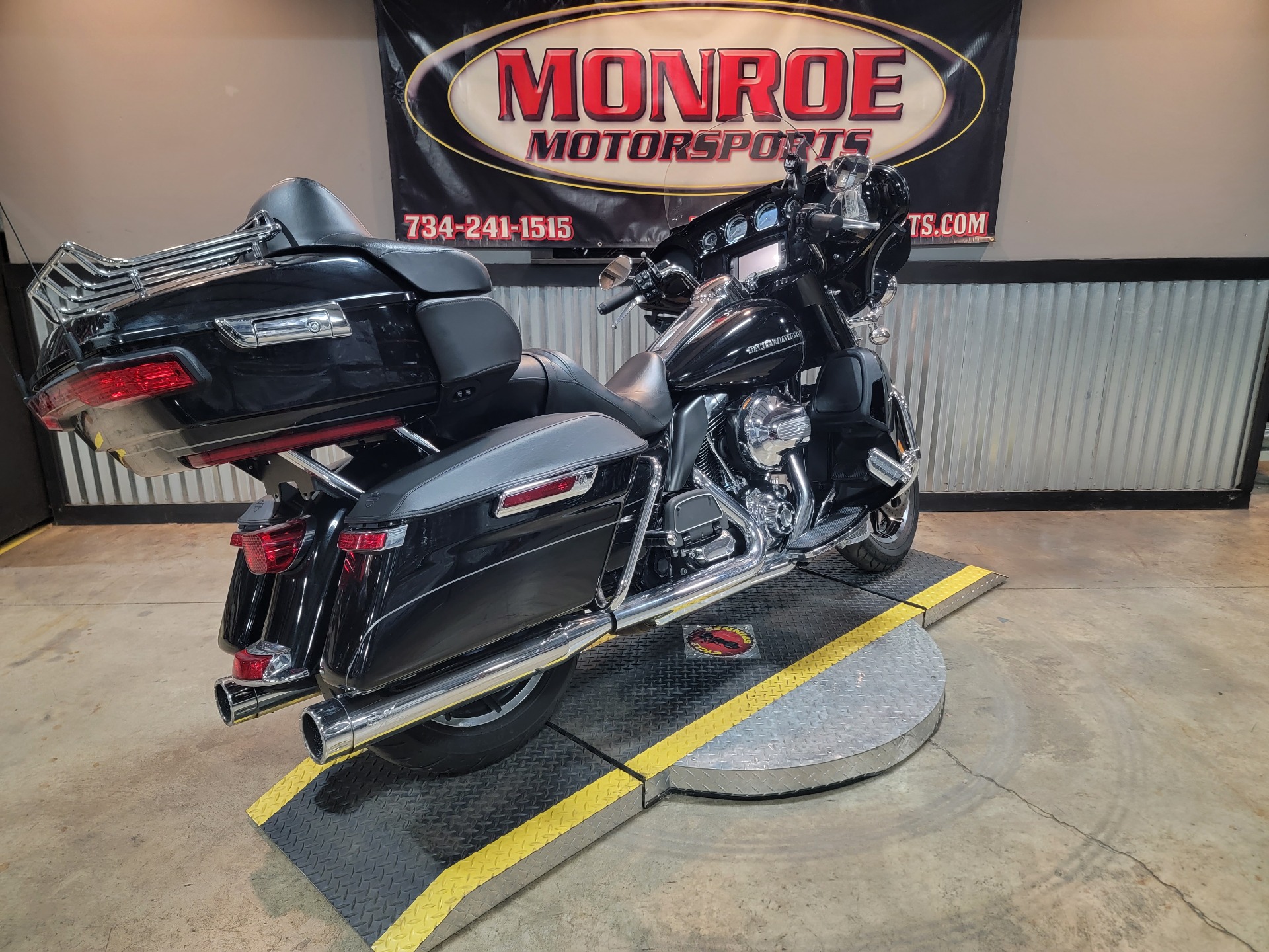 2015 Harley-Davidson Ultra Limited in Monroe, Michigan - Photo 6