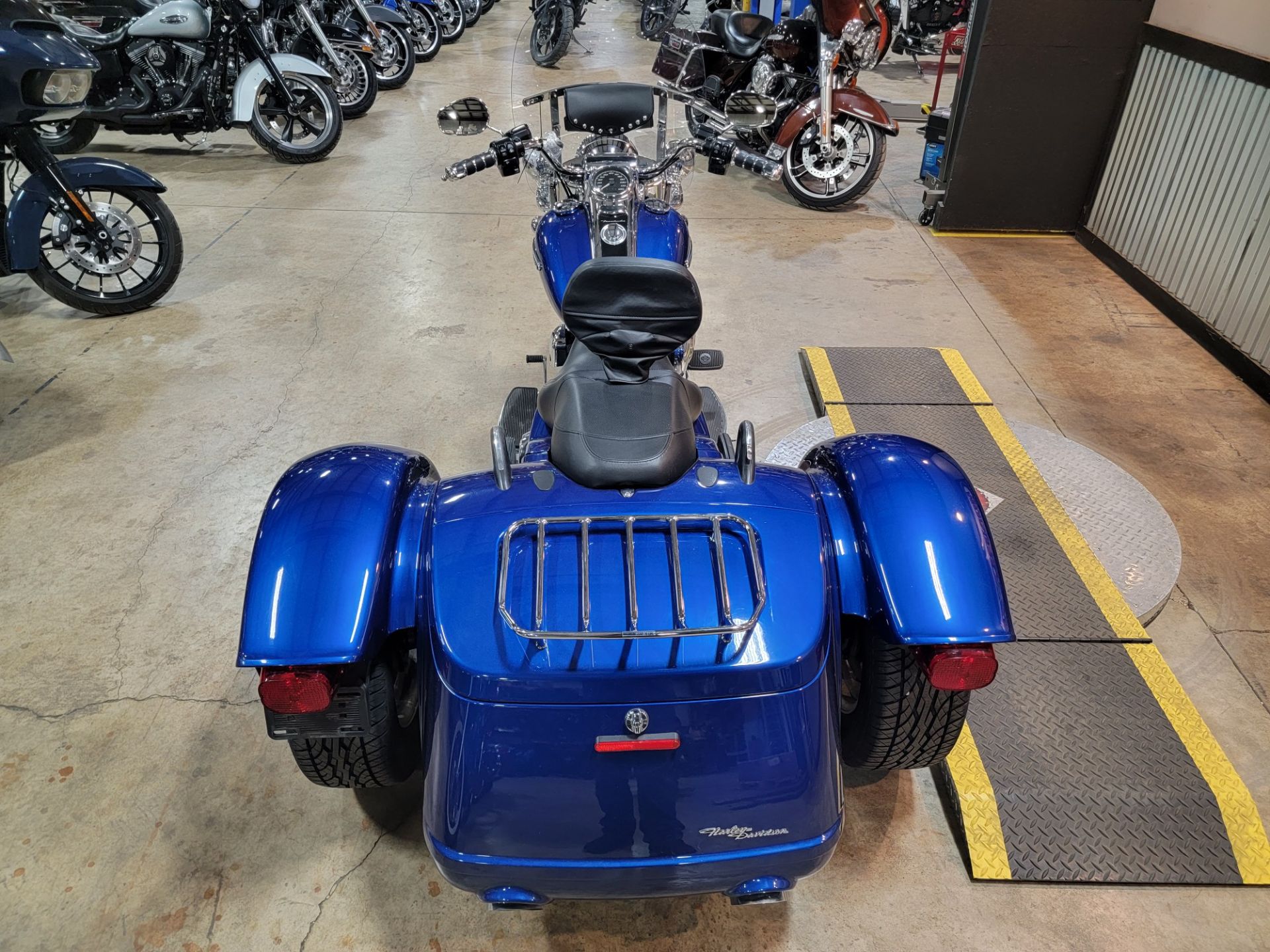 2015 Harley-Davidson Freewheeler™ in Monroe, Michigan - Photo 3