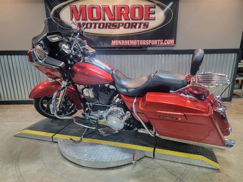 2013 Harley-Davidson Road Glide® Ultra in Monroe, Michigan - Photo 4