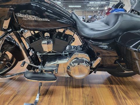 2016 Harley-Davidson Street Glide® in Monroe, Michigan - Photo 6