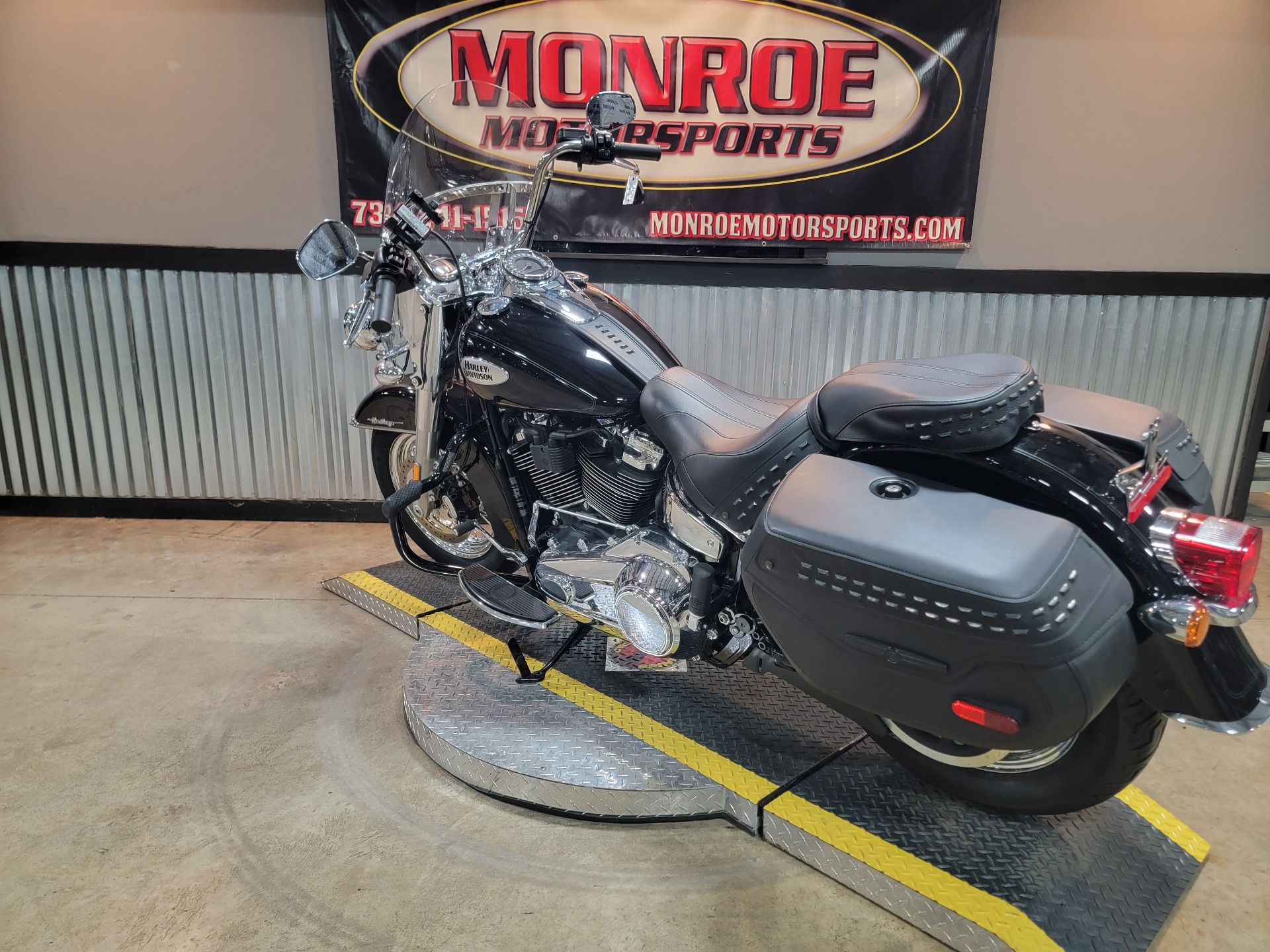 2021 Harley-Davidson Heritage Classic in Monroe, Michigan - Photo 5