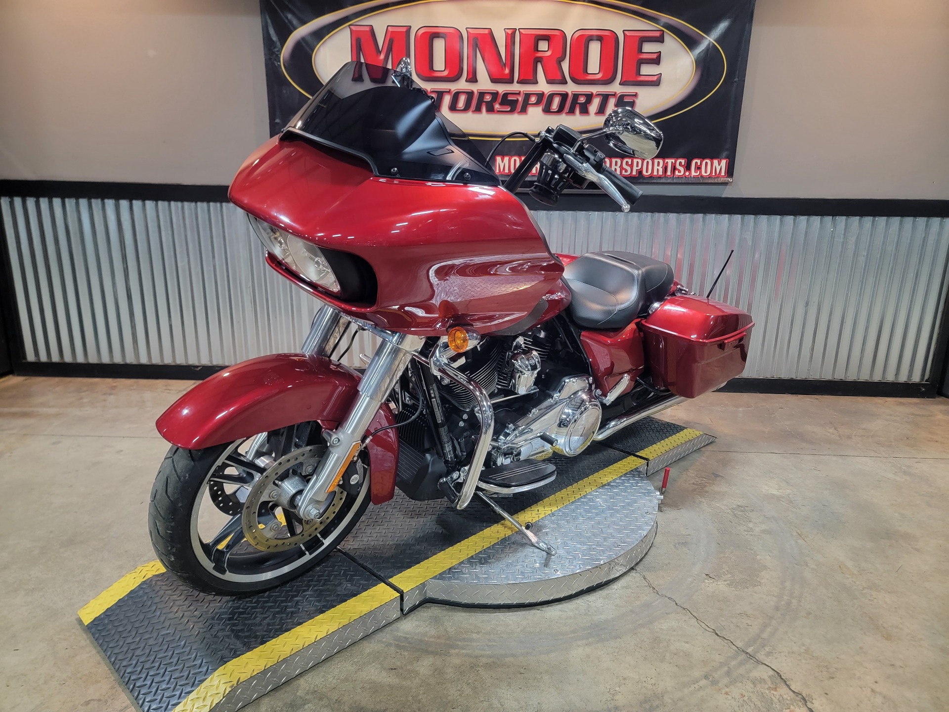2019 Harley-Davidson Road Glide® in Monroe, Michigan - Photo 4