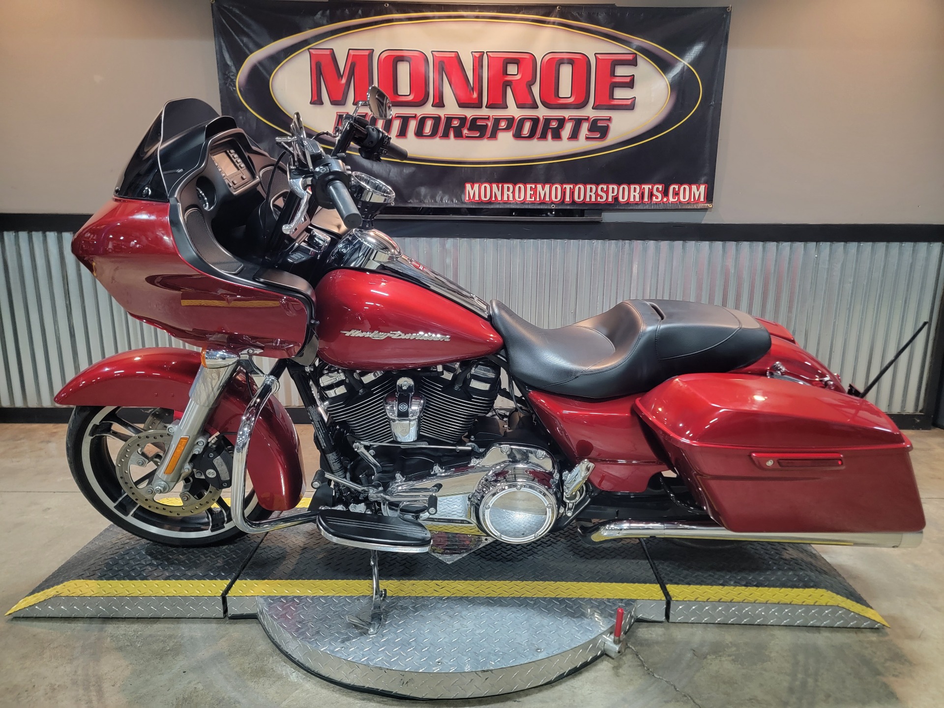 2019 Harley-Davidson Road Glide® in Monroe, Michigan - Photo 5