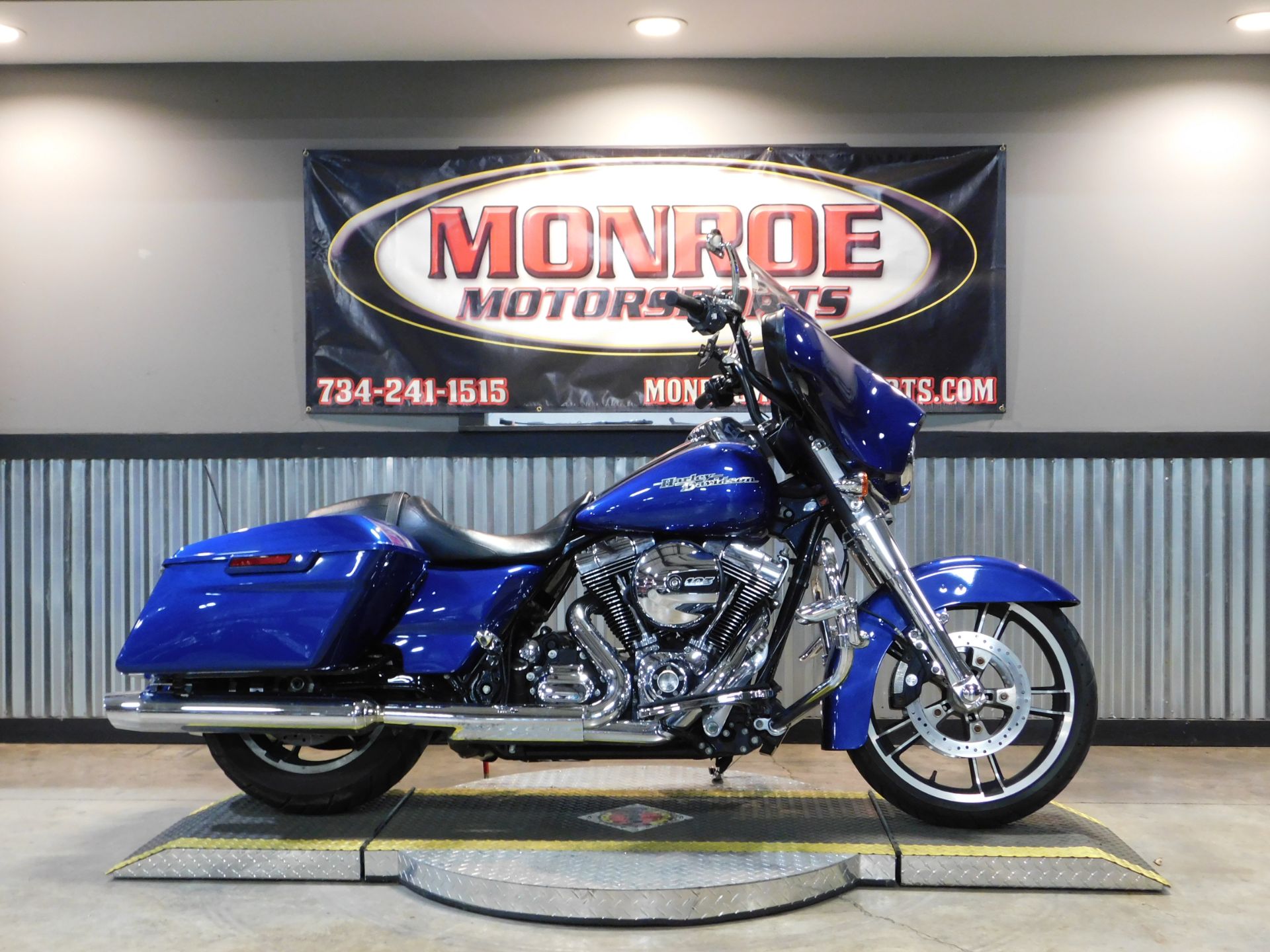 2015 Harley-Davidson Street Glide® in Monroe, Michigan - Photo 1