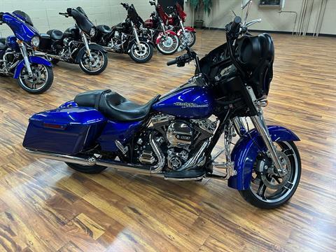 2015 Harley-Davidson Street Glide® in Monroe, Michigan - Photo 2