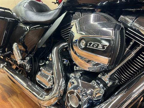 2015 Harley-Davidson Electra Glide® Ultra Classic® in Monroe, Michigan - Photo 4