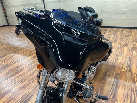 2015 Harley-Davidson Electra Glide® Ultra Classic® in Monroe, Michigan - Photo 12