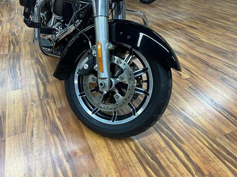 2015 Harley-Davidson Electra Glide® Ultra Classic® in Monroe, Michigan - Photo 13