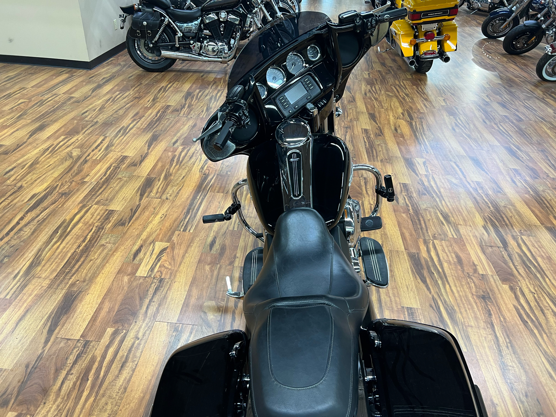 2015 Harley-Davidson Electra Glide® Ultra Classic® in Monroe, Michigan - Photo 15