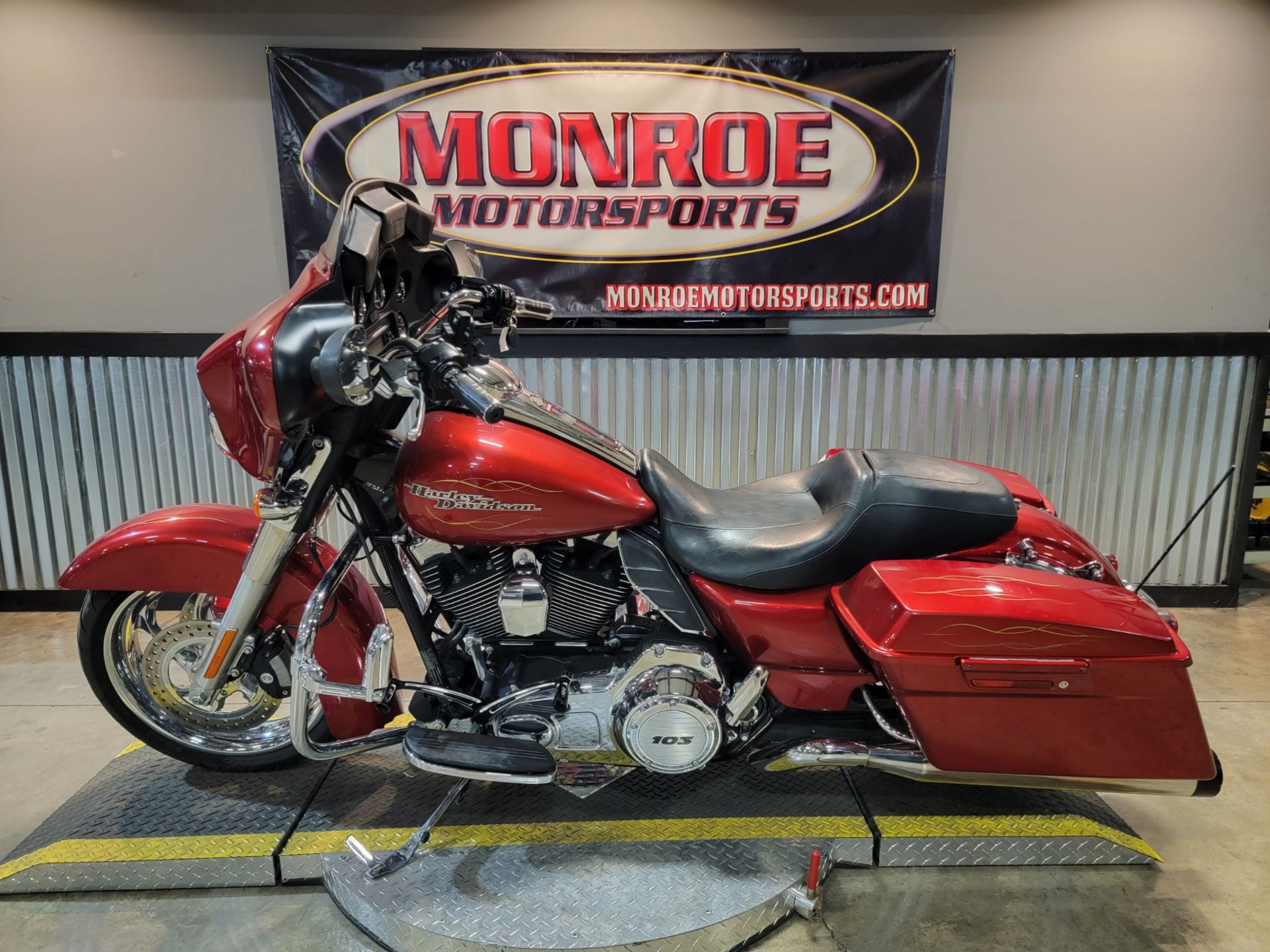 2013 Harley-Davidson Street Glide® in Monroe, Michigan - Photo 44