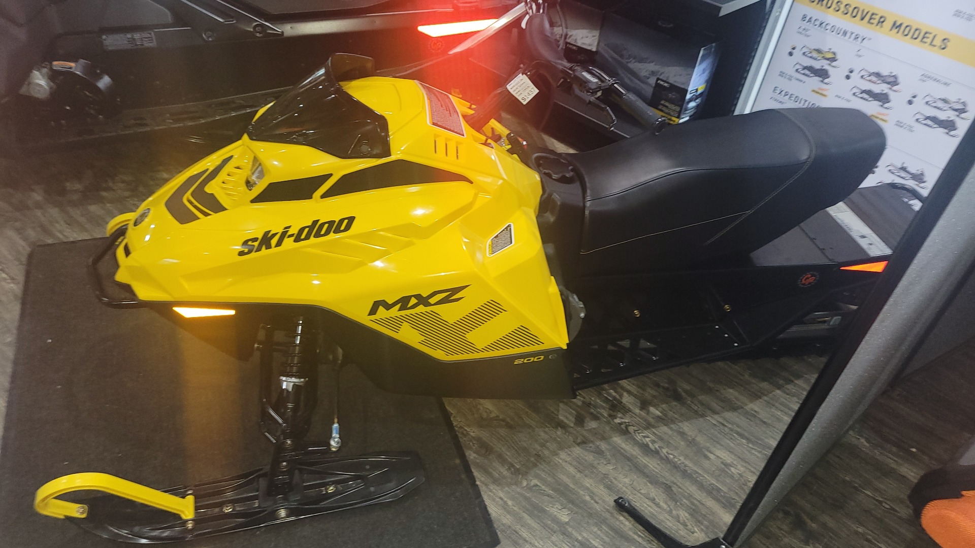 Ski-Doo MXZ 200 ES Cobra Image