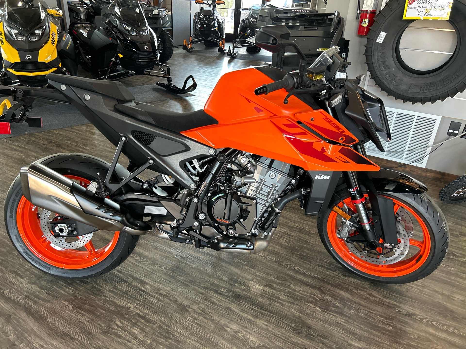 KTM 990 Duke Image