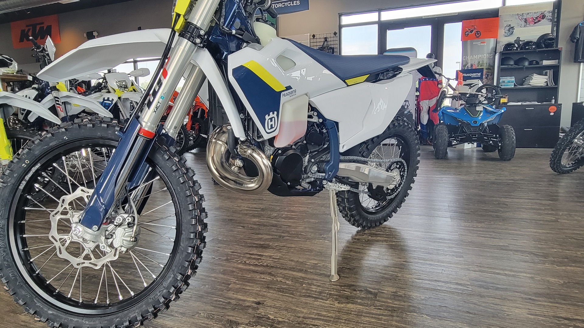 2025 Husqvarna TE 300 in Ellensburg, Washington - Photo 2