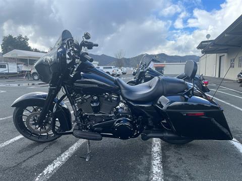 2018 Harley-Davidson Street Glide® Special in Ukiah, California - Photo 3