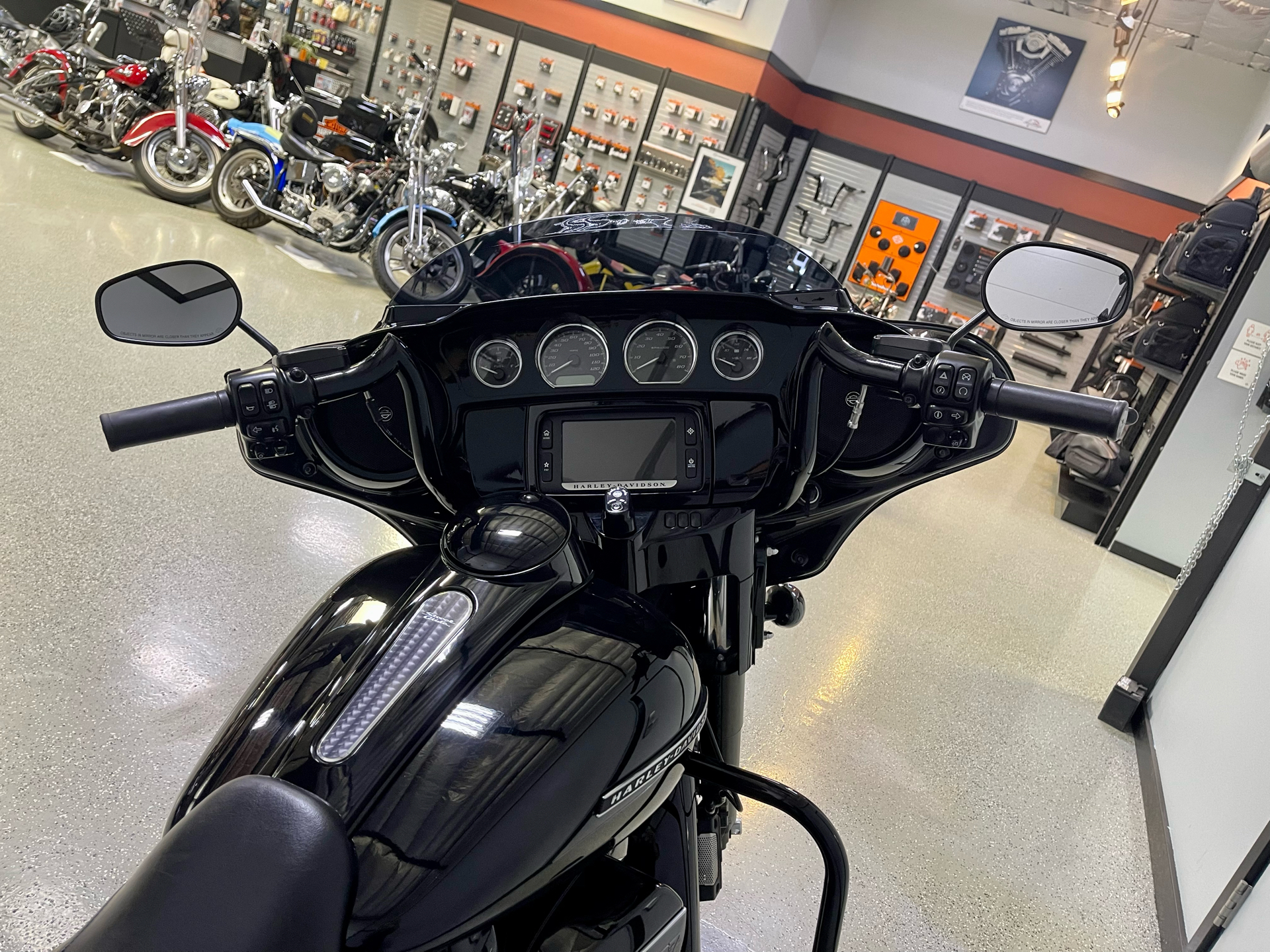 2018 Harley-Davidson Street Glide® Special in Ukiah, California - Photo 4