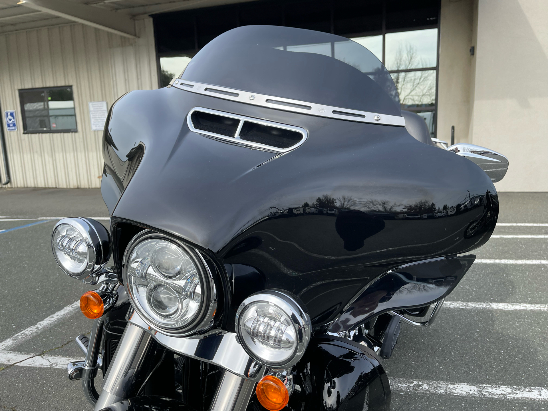 2019 Harley-Davidson Ultra Limited in Ukiah, California - Photo 2