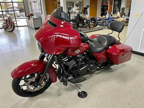 2021 Harley-Davidson Street Glide® Special in Ukiah, California - Photo 2