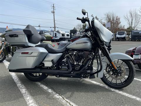 2019 Harley-Davidson Street Glide® Special in Ukiah, California - Photo 6
