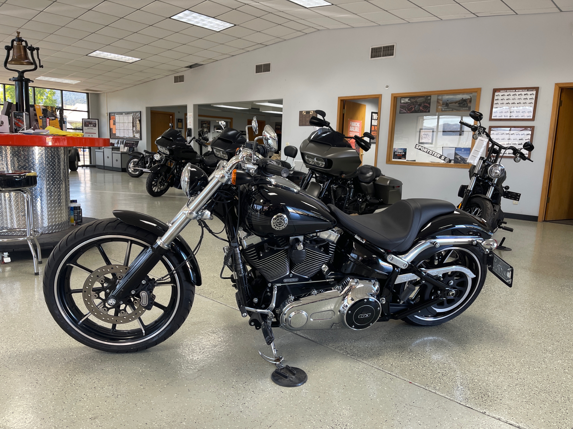 2015 Harley-Davidson Breakout® in Ukiah, California - Photo 2