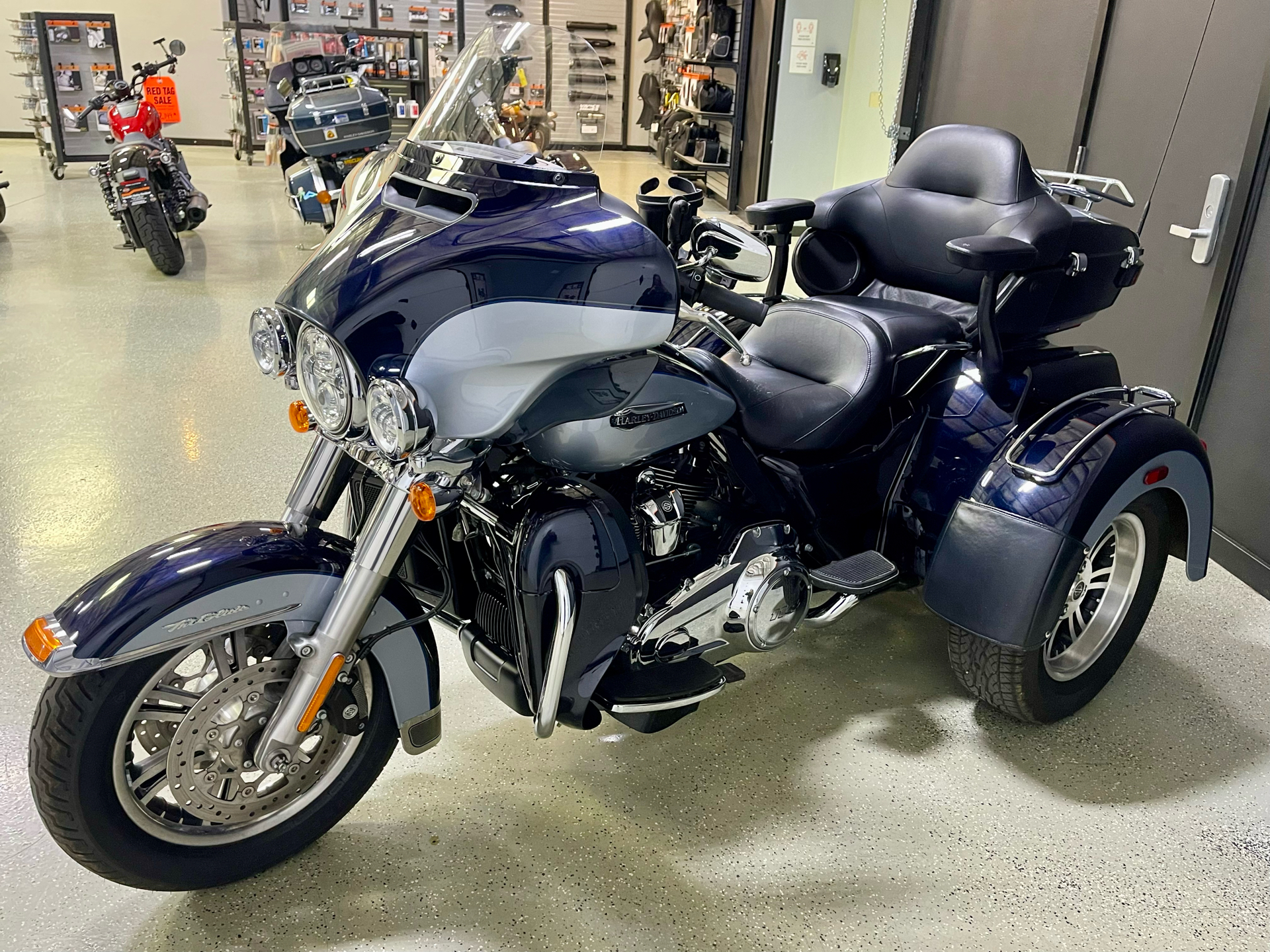 2019 Harley-Davidson Tri Glide® Ultra in Ukiah, California - Photo 2