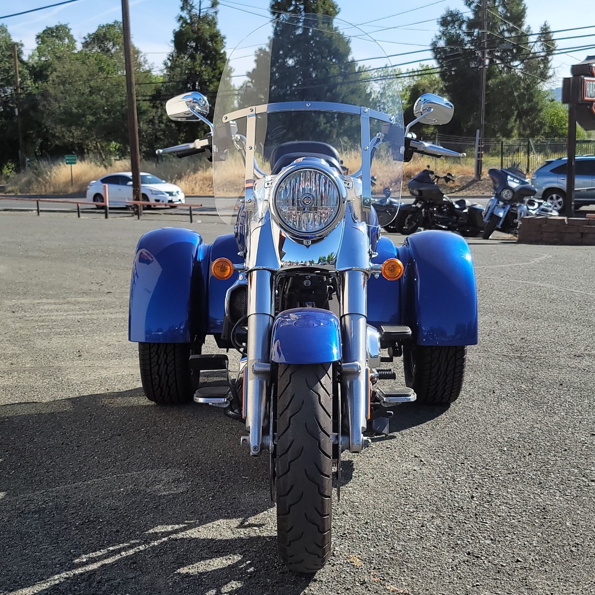 2015 Harley-Davidson Freewheeler™ in Ukiah, California - Photo 3