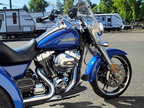 2015 Harley-Davidson Freewheeler™ in Ukiah, California - Photo 8