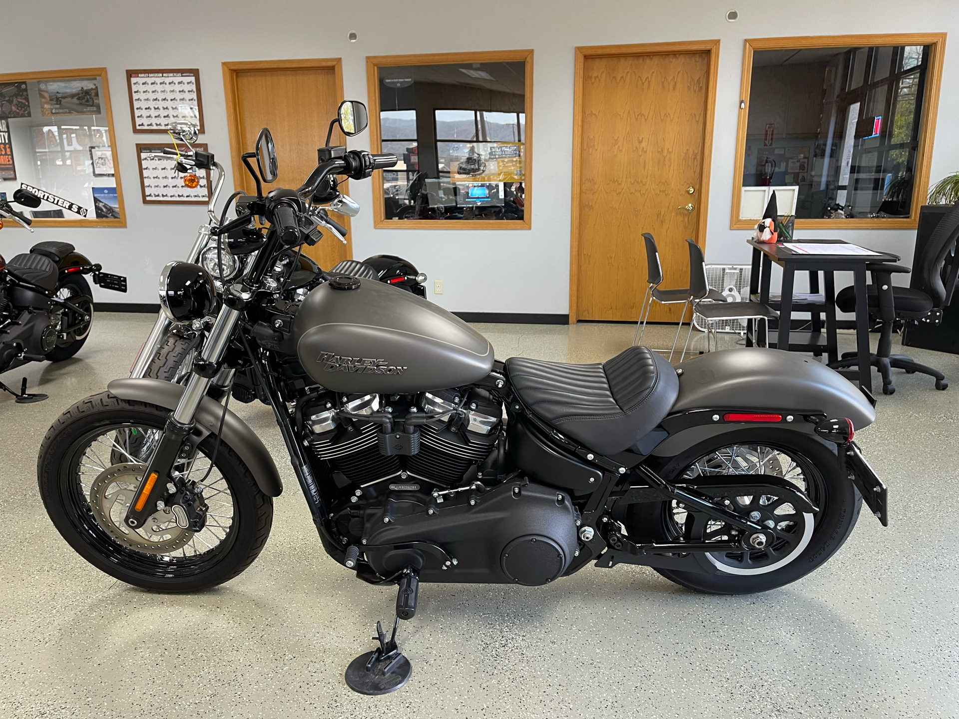 2019 Harley-Davidson Street Bob® in Ukiah, California - Photo 2