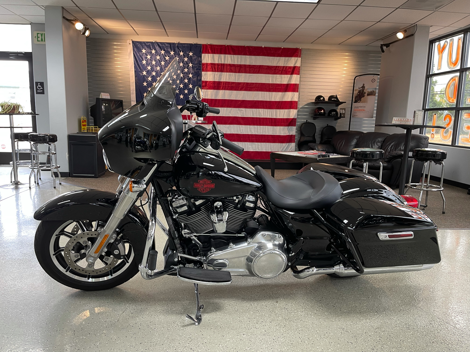 2019 Harley-Davidson Electra Glide® Standard in Ukiah, California - Photo 2