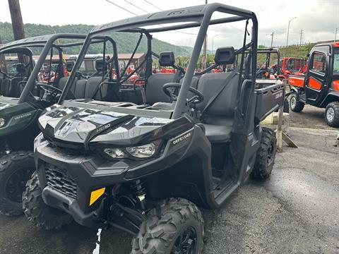 2023 Can-Am Defender DPS HD10 in Mansfield, Pennsylvania - Photo 2
