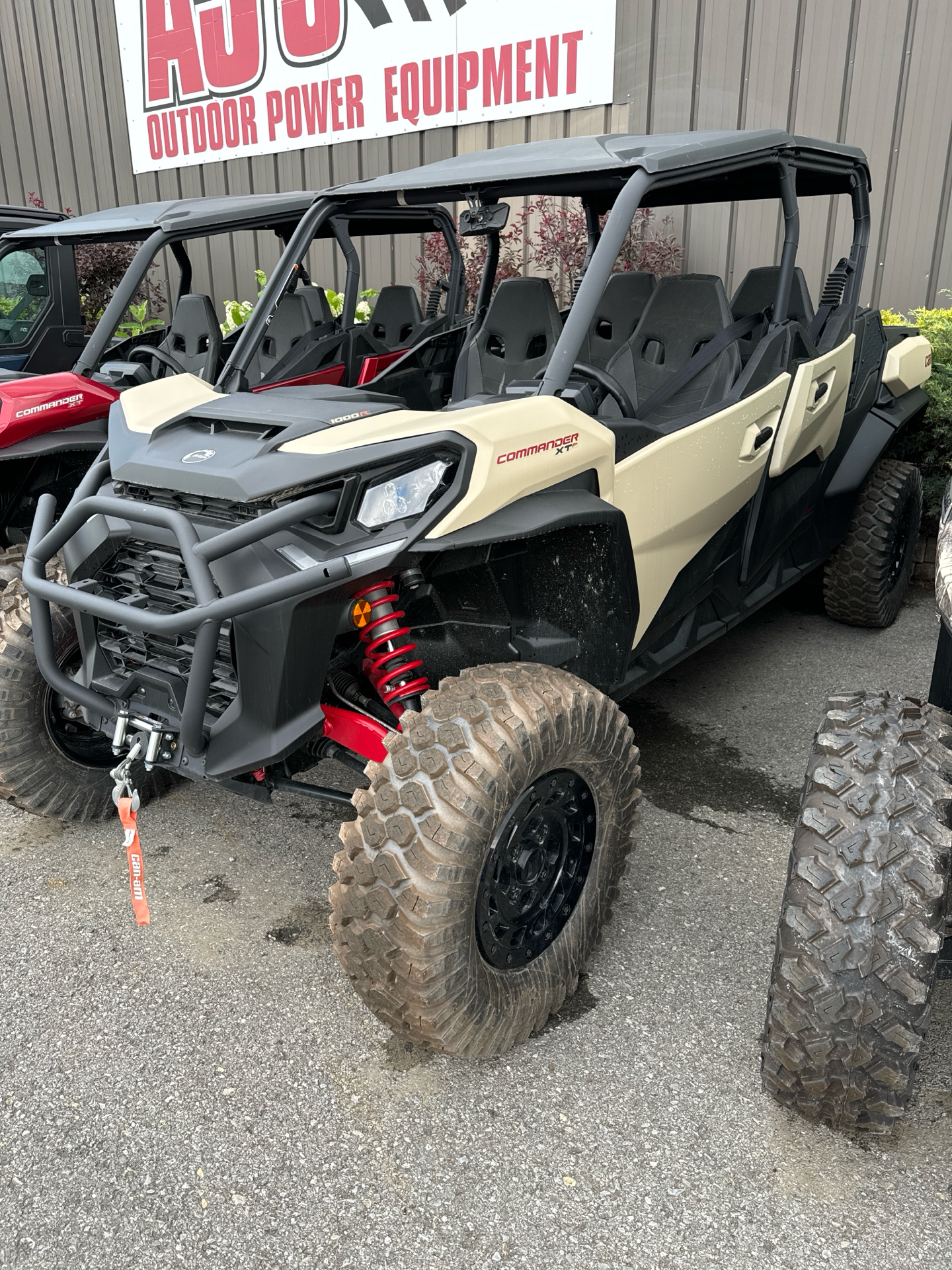 2024 Can-Am Commander MAX XT-P in Mansfield, Pennsylvania - Photo 1