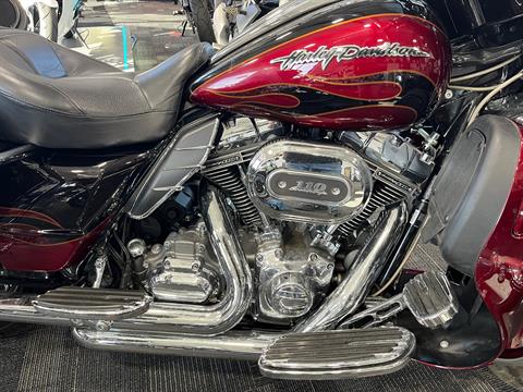 2011 Harley-Davidson CVO™ Ultra Classic® Electra Glide® in Bismarck, North Dakota - Photo 3