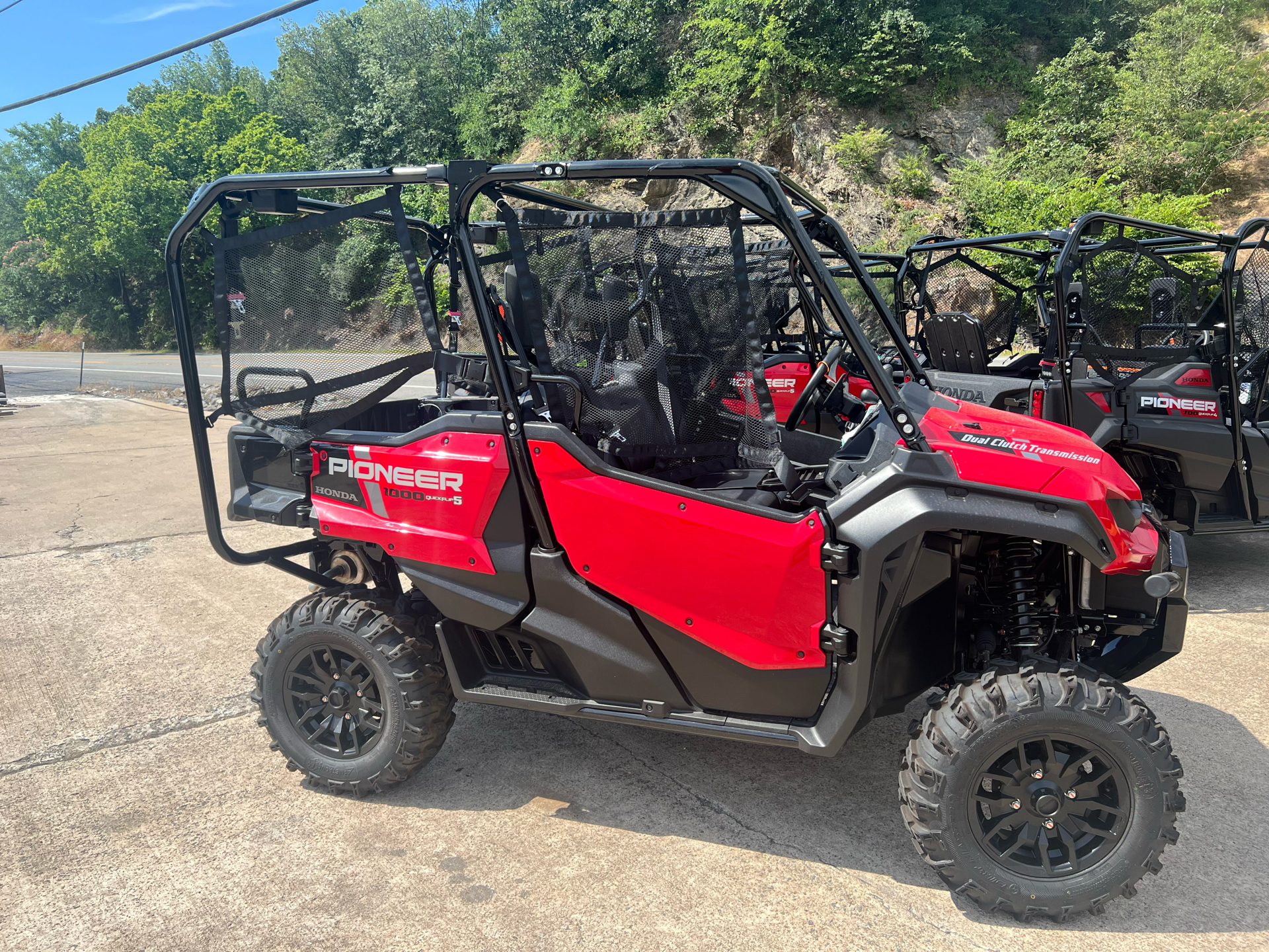 2024 Honda Pioneer 1000-5 Deluxe in North Little Rock, Arkansas - Photo 3