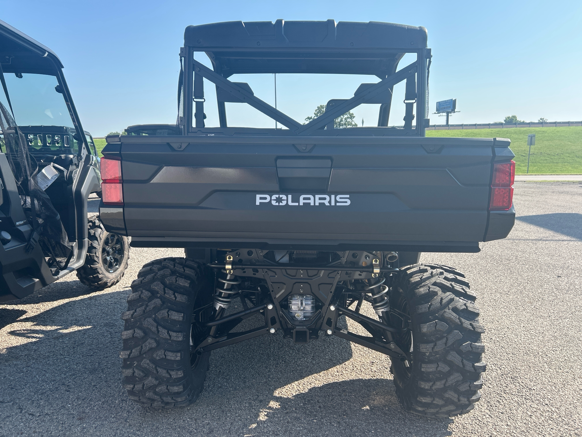 2025 Polaris Ranger XP 1000 Premium in Paris, Texas - Photo 4