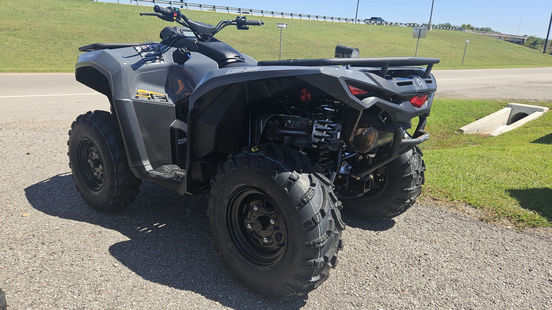 2025 Can-Am Outlander DPS 700 in Paris, Texas - Photo 1