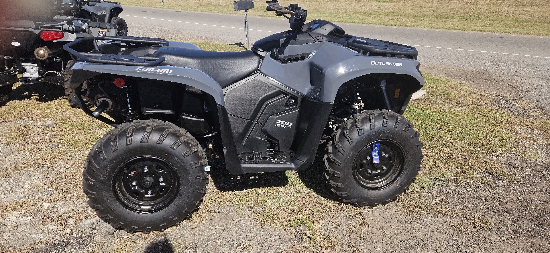 2025 Can-Am Outlander DPS 700 in Paris, Texas - Photo 1