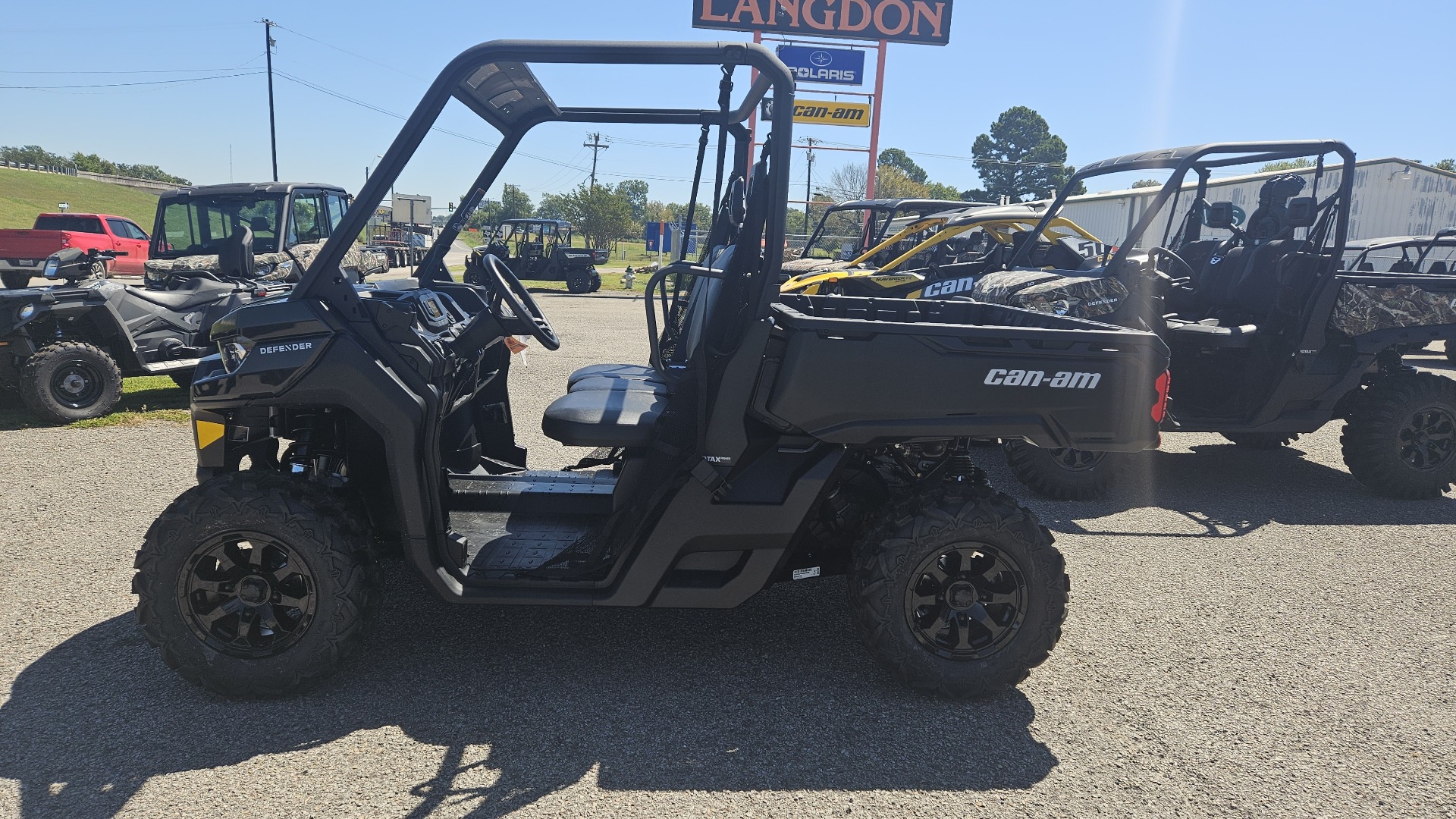 2025 Can-Am Defender DPS HD9 in Paris, Texas - Photo 1