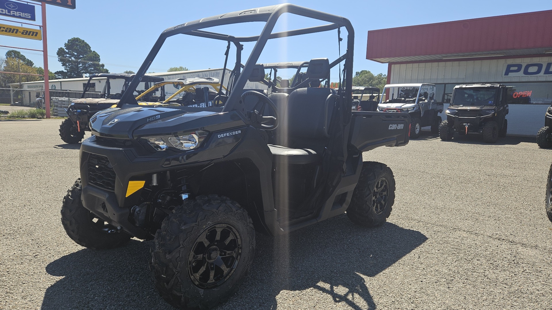 2025 Can-Am Defender DPS HD9 in Paris, Texas - Photo 2