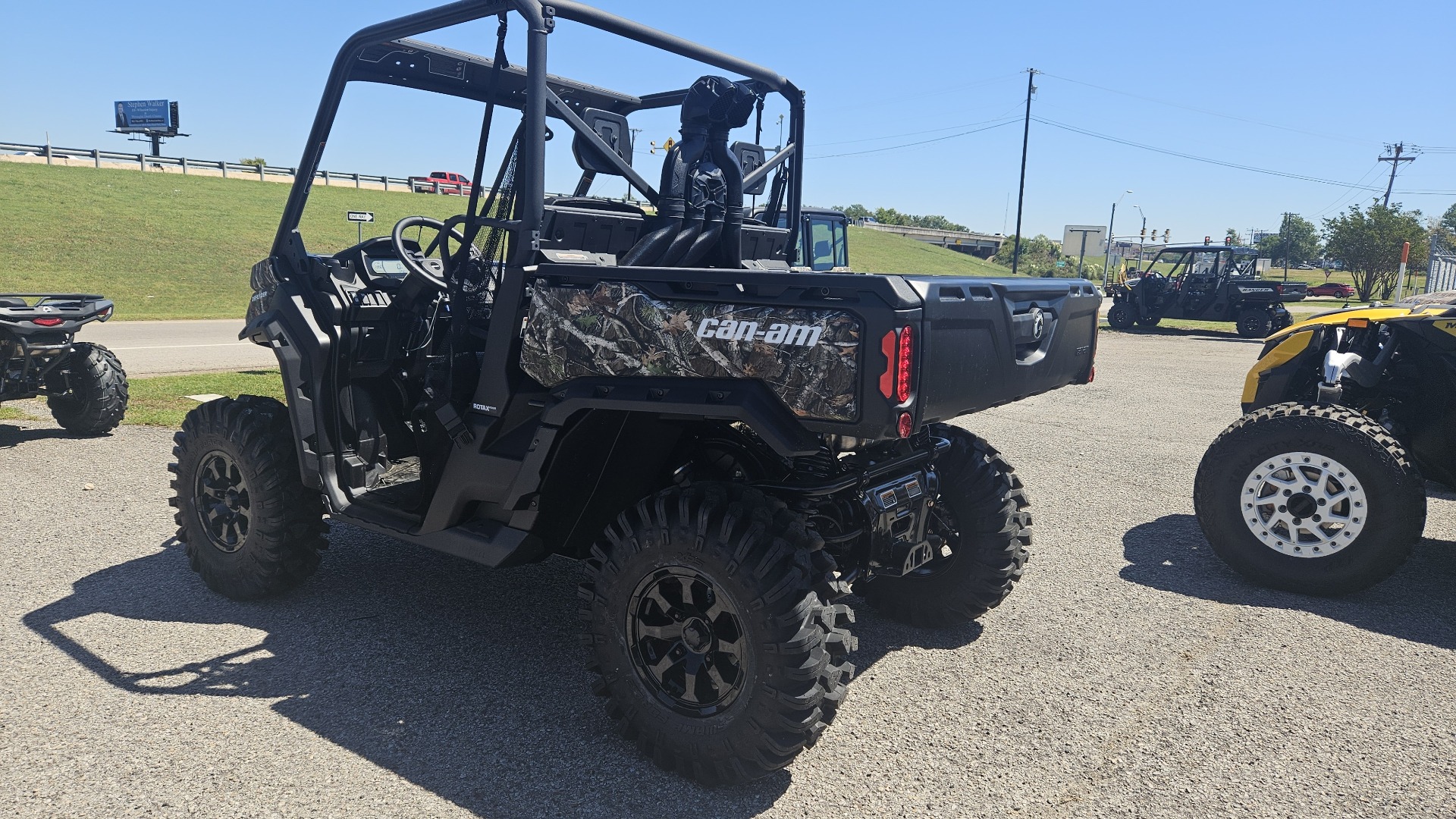 2025 Can-Am Defender X MR in Paris, Texas - Photo 3