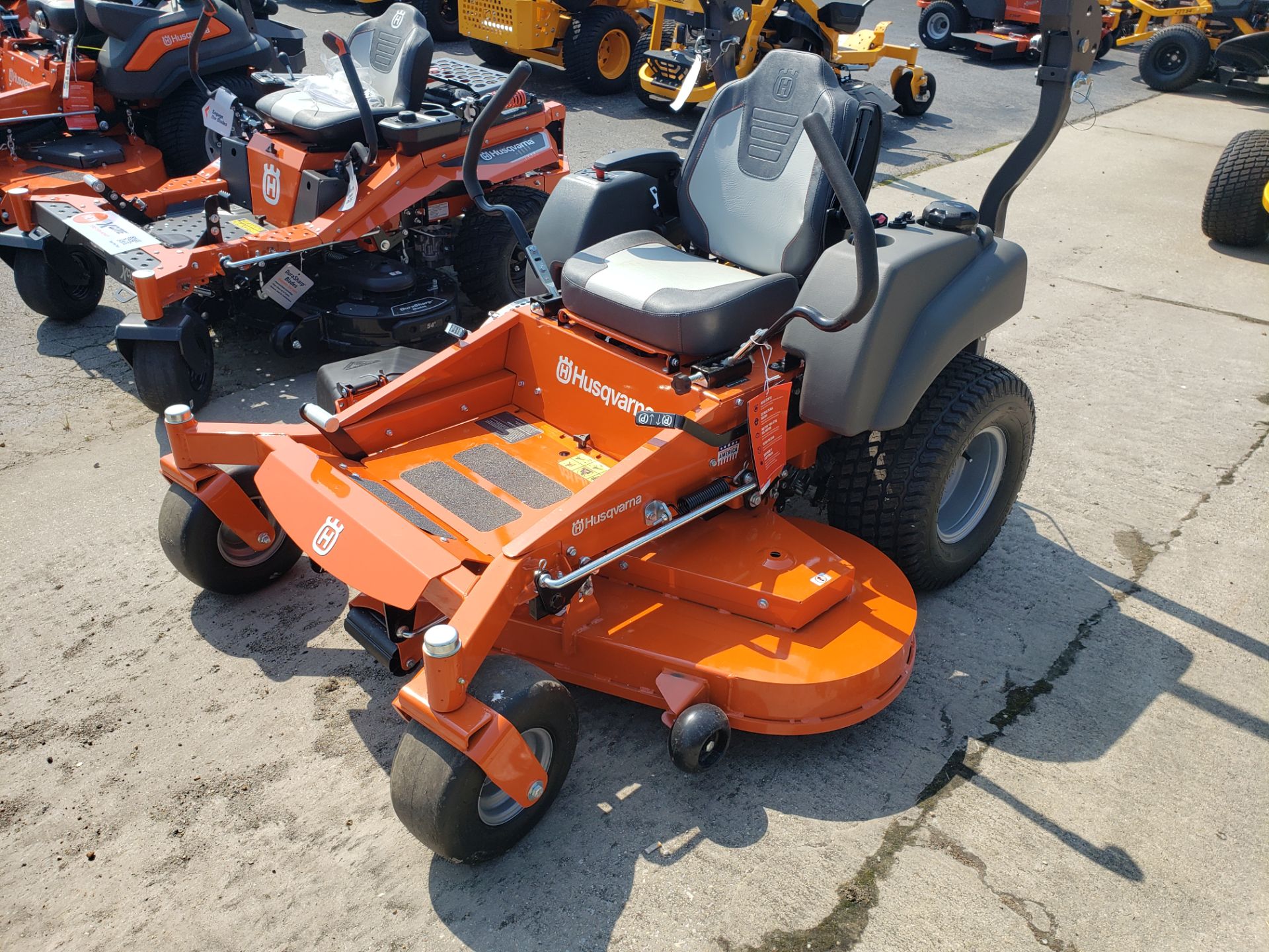 2023 Husqvarna Power Equipment MZ61 61 in. Kawasaki FR Series 24 hp ROPS in Tuscumbia, Alabama - Photo 2