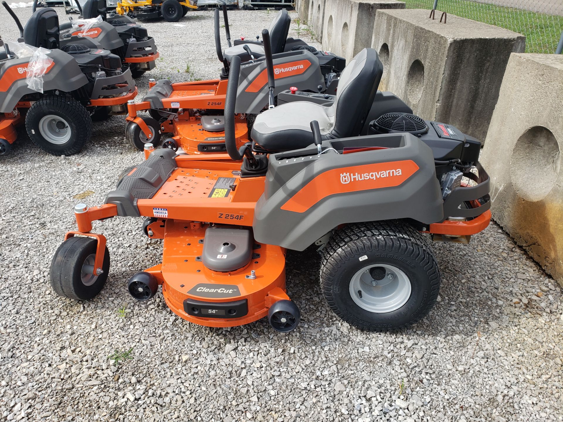 2023 Husqvarna Power Equipment Z254F Special Edition 54 in. Kawasaki FR Series 23 hp in Tuscumbia, Alabama - Photo 2