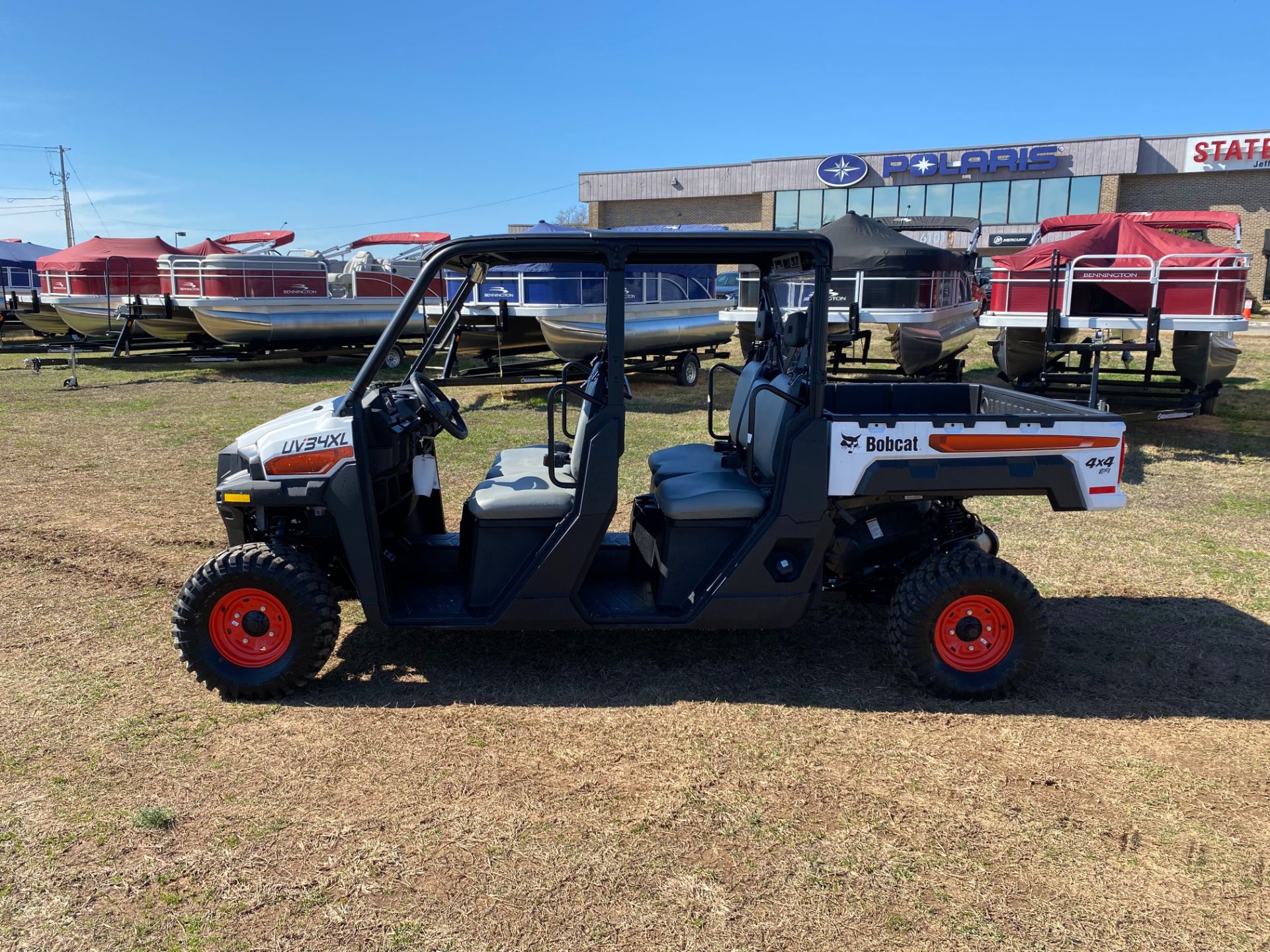 2023 Bobcat UV34XL Gas in Ooltewah, Tennessee - Photo 2