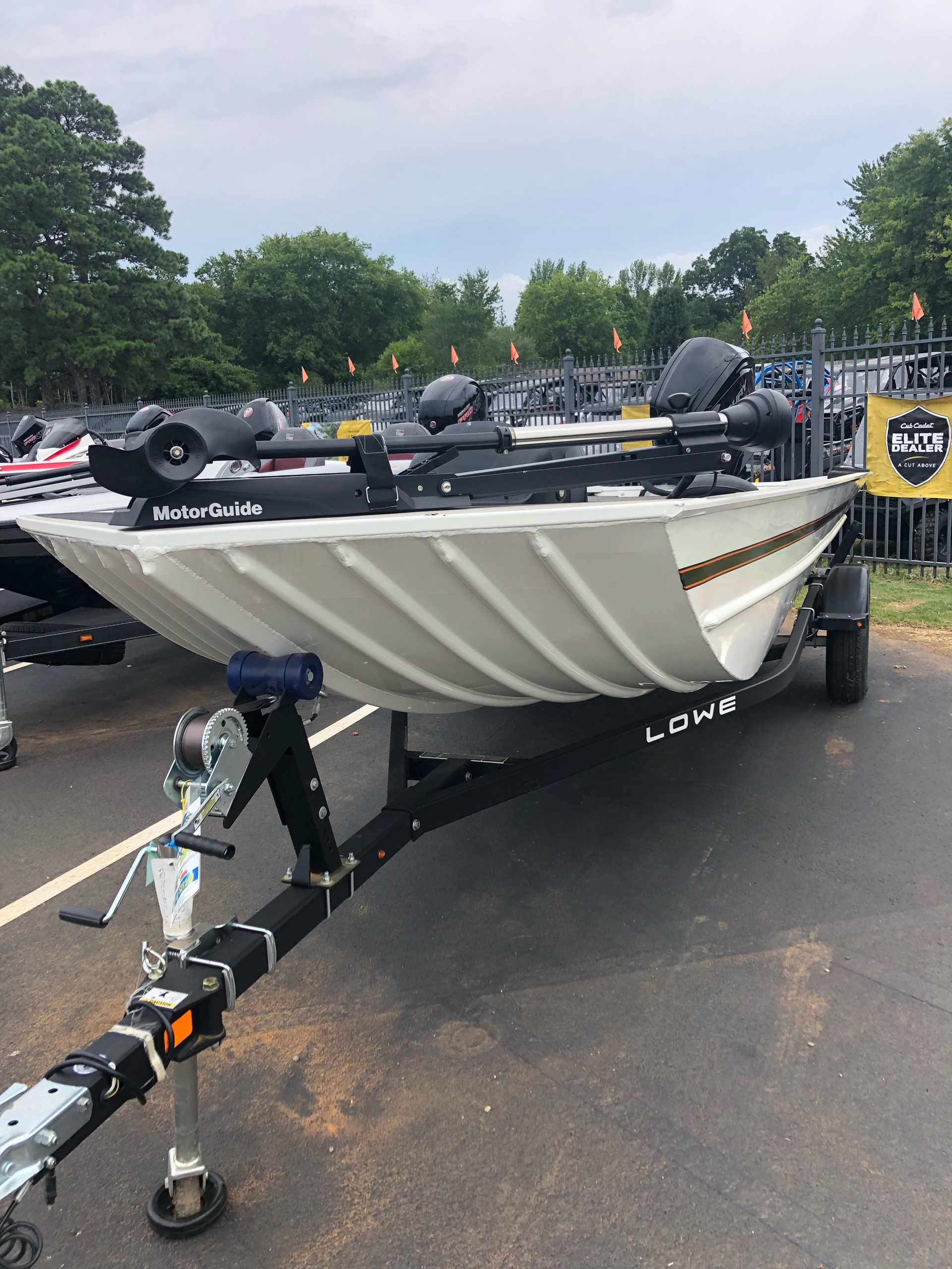 2022 Lowe RX18LE in Florence, Alabama - Photo 4